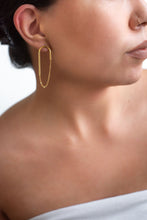 Load image into Gallery viewer, Gorgeous Oval Chain 18 kt Gold Plated Earrings
